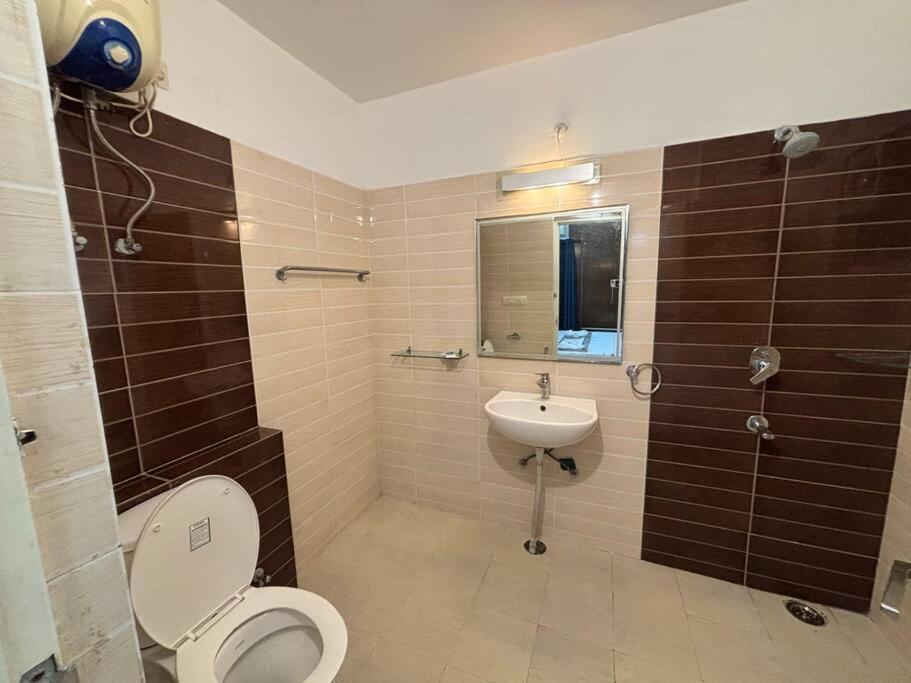 The Grand Ganga Room 2 Near Sangam Prayagraj Exterior photo